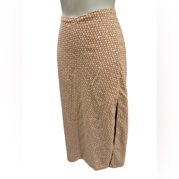 Abercrombie and Fitch Dipped Waist Midi Skirt - Picture 6 of 8